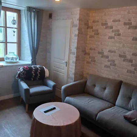 Les Accacias فندق مبيت وإفطار