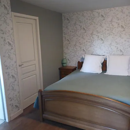 Les Accacias فندق مبيت وإفطار *